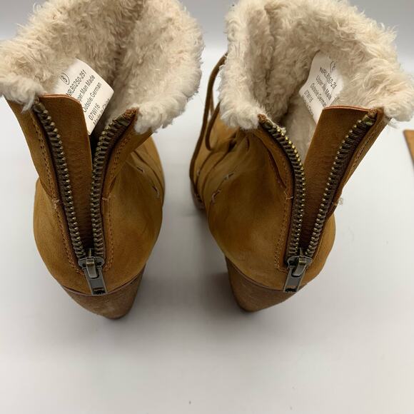 Not Rated Faux Fur Lined and Suede Brown Lace Front Zip Heel Boots Sz 8 - Picture 9 of 15